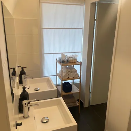 Room4you Apartment, Studiozimmer & منزل للإقامة